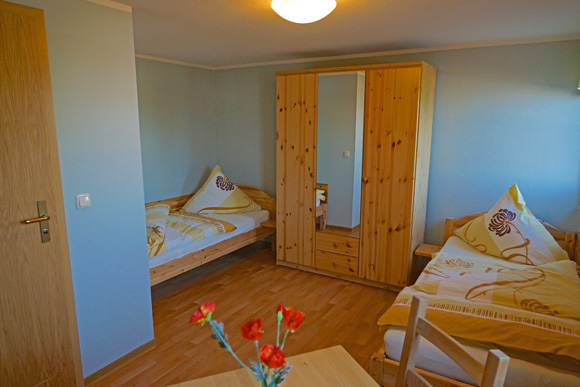Ferienwohnung: Unsere Zimmer verbinden moderne Einrichtung mit ländlichem Stil. Ferienwohnung: Unsere Zimmer verbinden moderne Einrichtung mit ländlichem Stil.