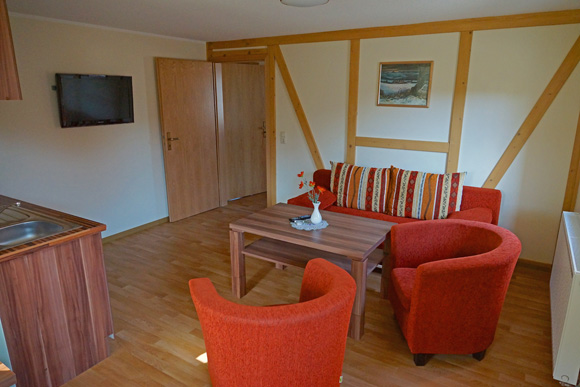 Ferienwohnung: Die Strukturen des alten Gebäudes wurden liebevoll integriert. Ferienwohnung: Die Strukturen des alten Gebäudes wurden liebevoll integriert.
